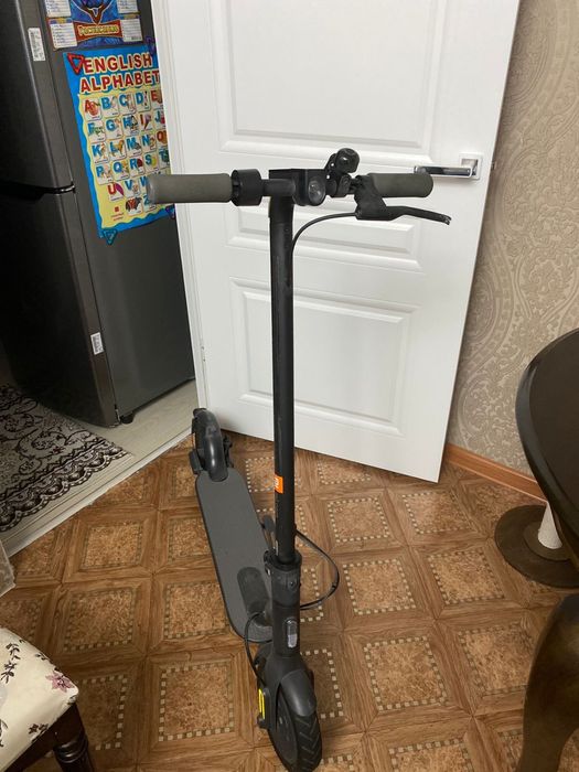 Электросамокат Xiaomi Mi Electric Scooter Essential