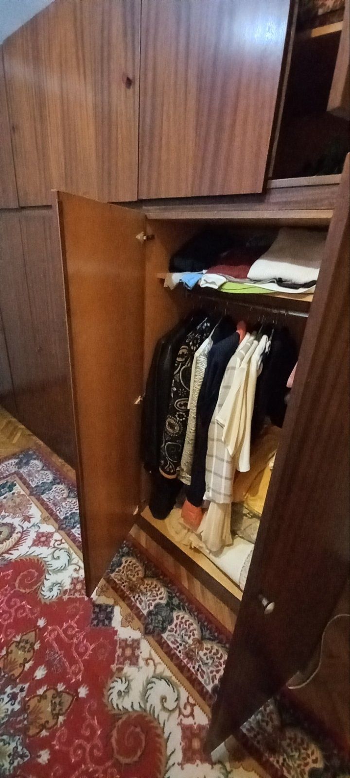 Голям шесткрилен гардероб