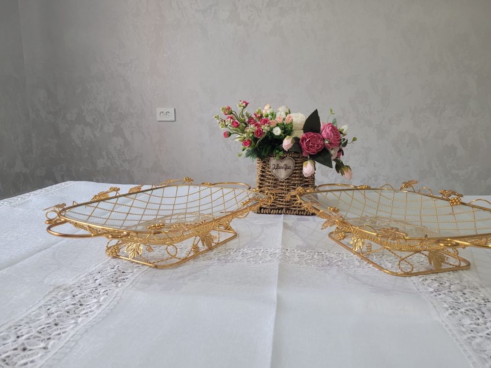 Продам 2 набора посуды