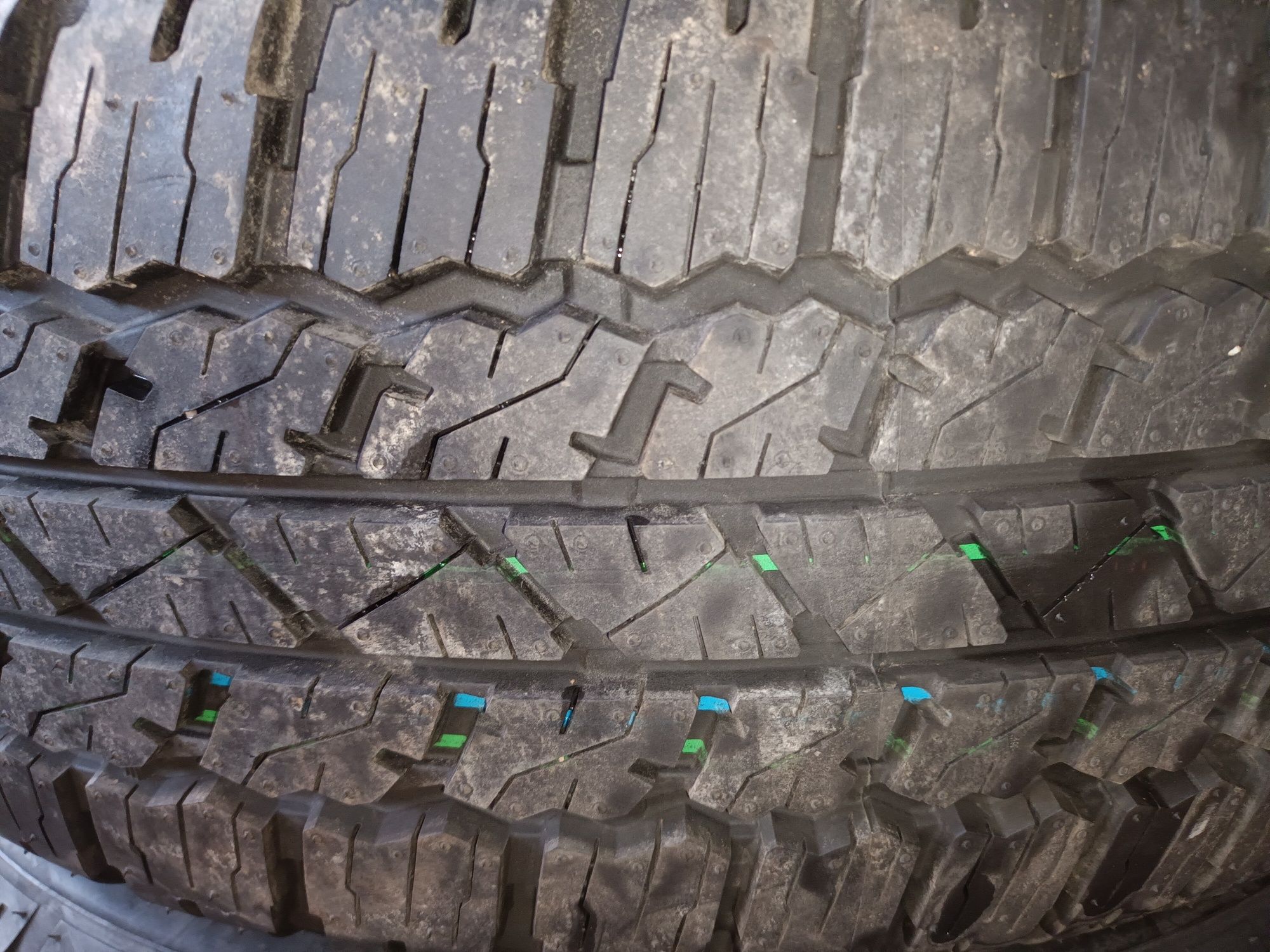 Bridgestone dueler 265/65/17