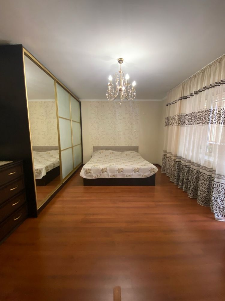 Продам 4 к.кв в 11 мкр