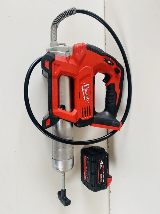 Milwaukee M 18 GG decalemitru vaselina