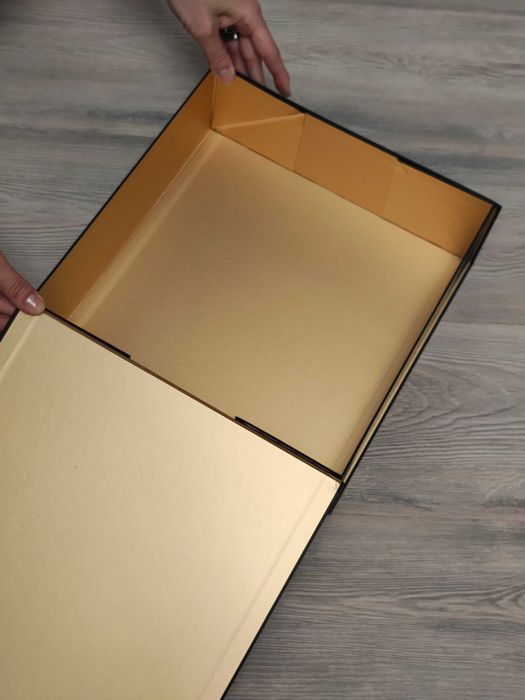 Cutie neagra luxury pentru cadouri cu inchidere magnetica