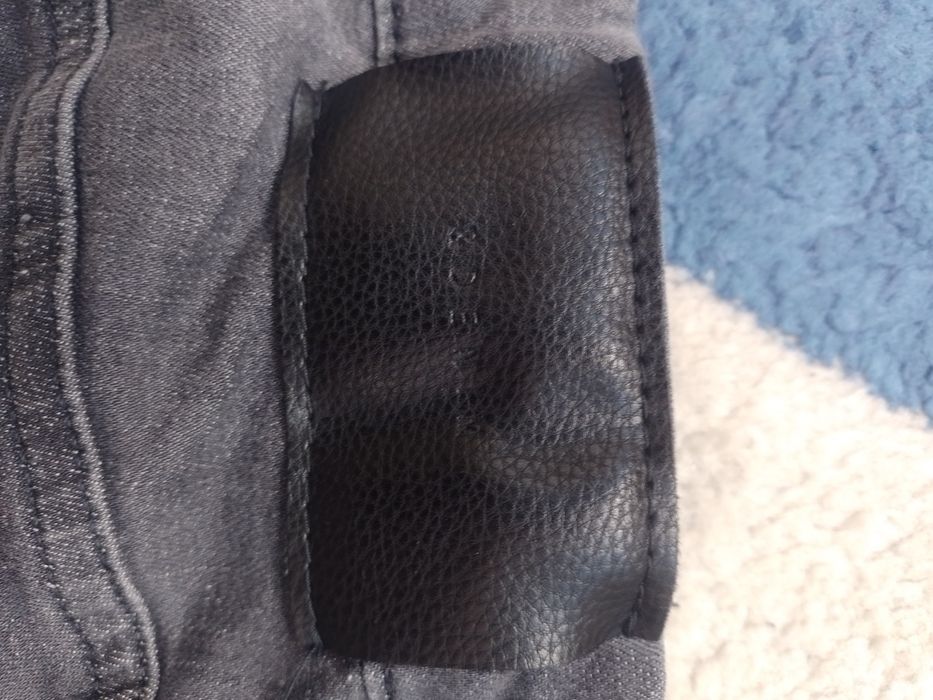 Детски дънки черни 10лв