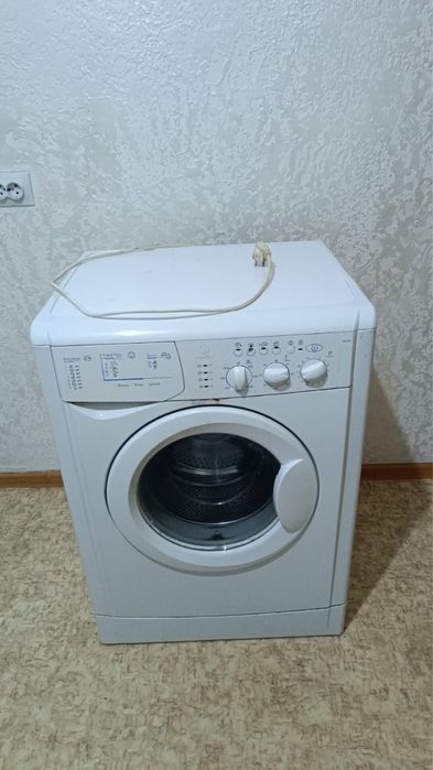 Стиральная машина срочно продам