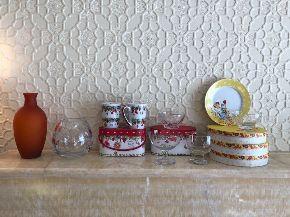 Посуда и вазы для цветов