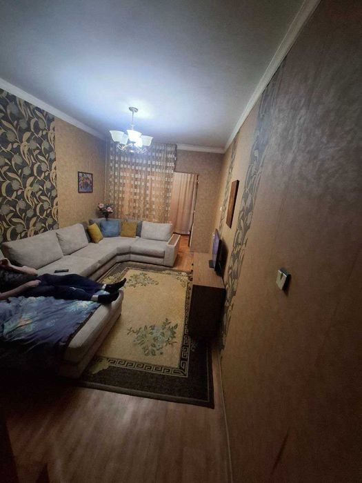 Продаётся 2/3/5 Ахмад Югнаки Среднее состояние 2 балкона 2х3 62м2