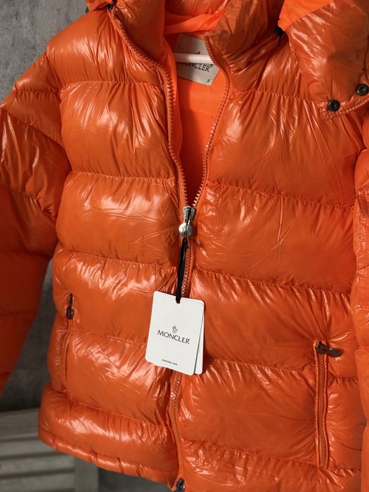 Geaca M.o.n.c.l.e.r  Maya orange