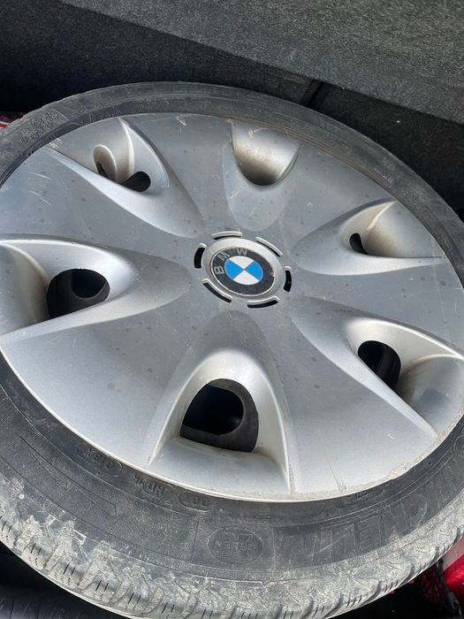 Jante de tabla BMW 5x120 R16 cu cauciucuri de iarna uzate Michelin