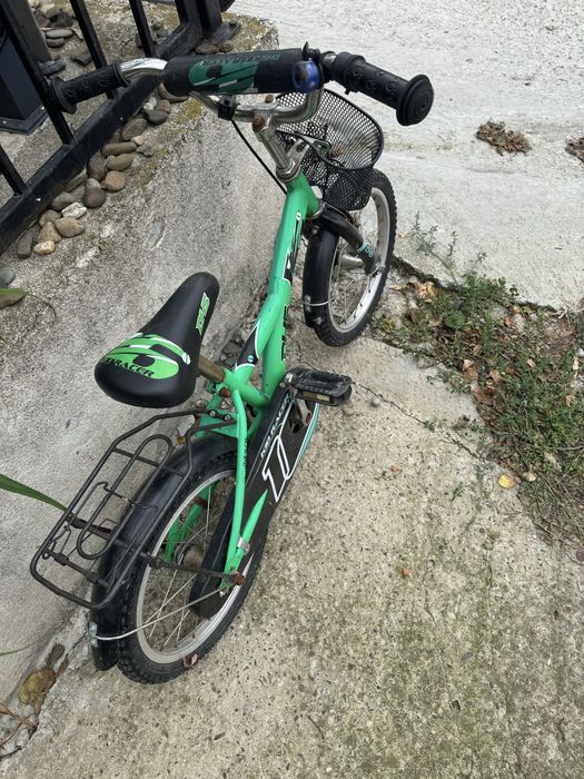 Vând bicicletă pentru copii de vârstă 4-5 ani