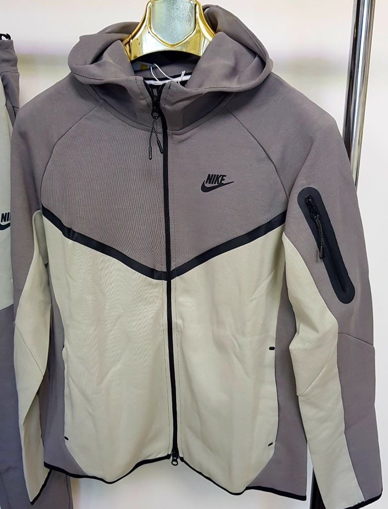 ‼️Nike Tech fleece model 2025 disponibil L și XL