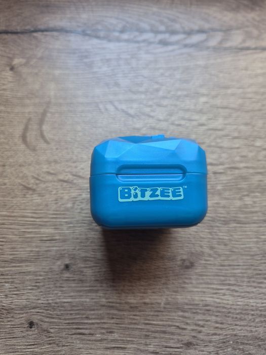 Bitzee  Jucăria digitală interactivă