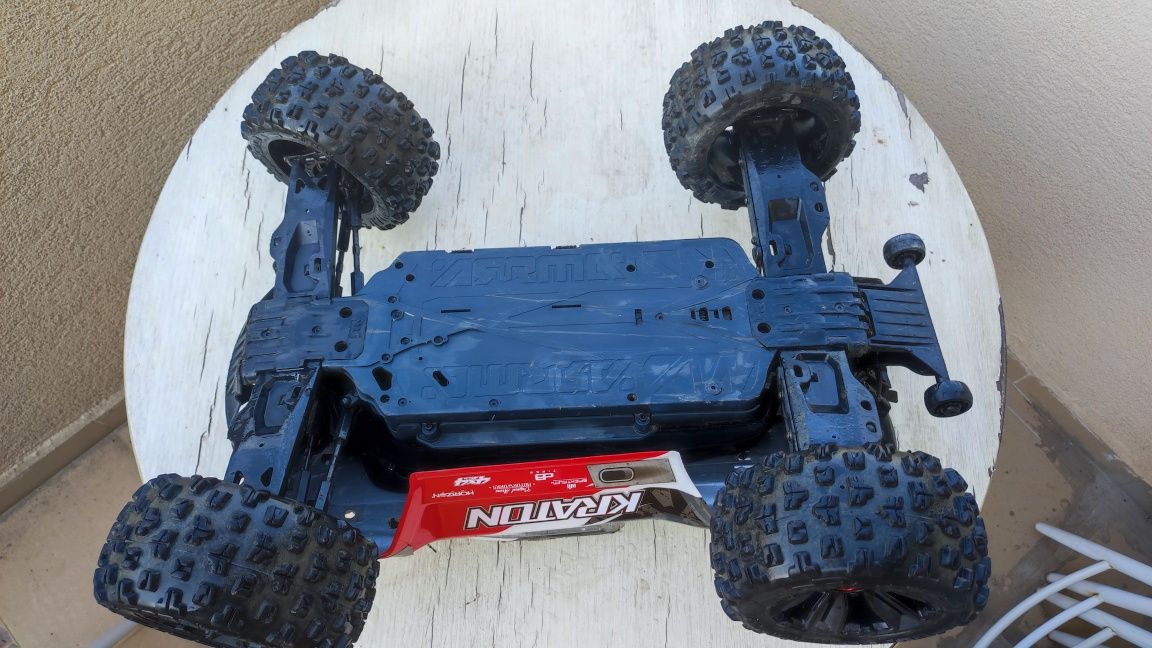 Vând Arrma Kraton 4s Blx in Garantie