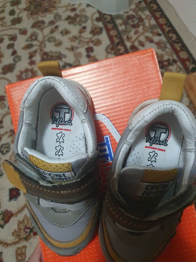 Продаются демисезонные кроссовки Tiflani 23