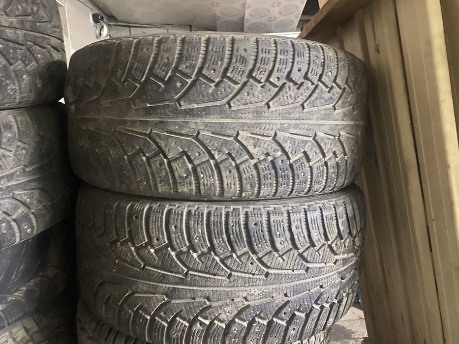 Продам резину зима 275/40/20