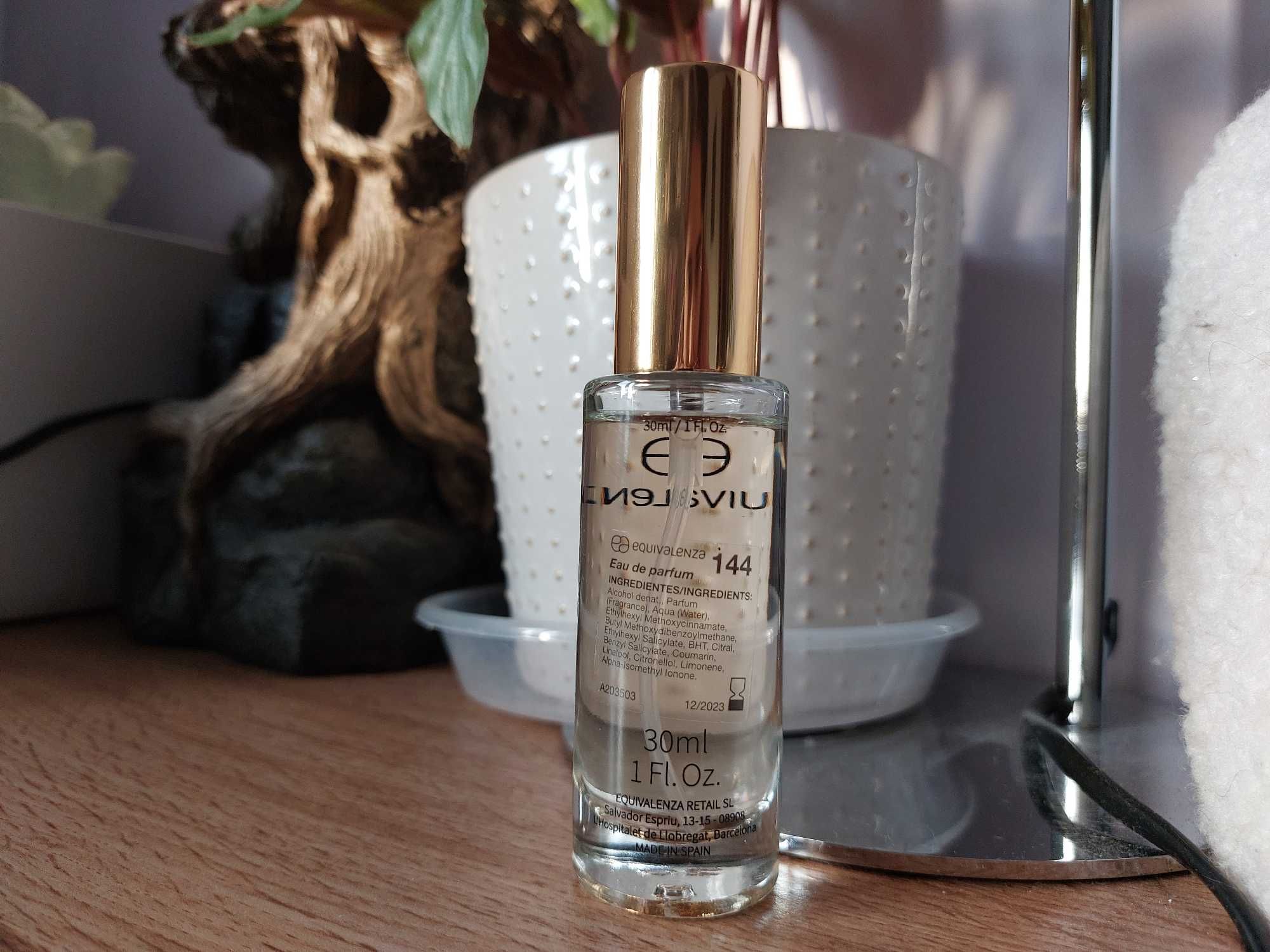 Equivalenza nr 144 femei Oriental spicy