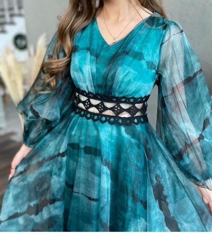 Красивое нежное платье 44 размера,производство Турция(в реальности чут