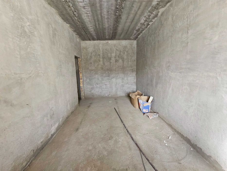 Buxoroda uy xonadon kvartira sotiladi 2 xonali 65m² 1-qavat.