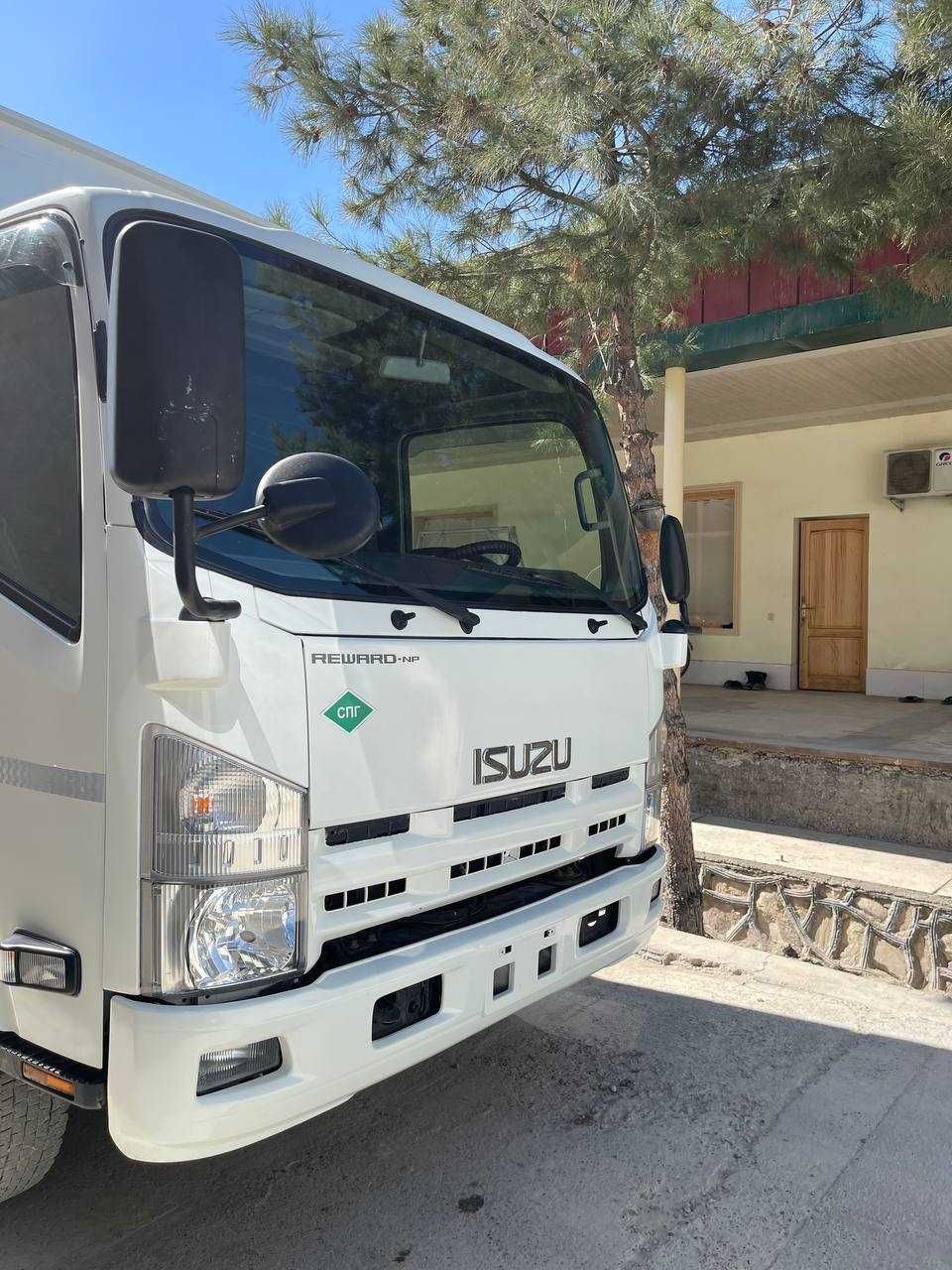 Isuzu Sng yili 2010