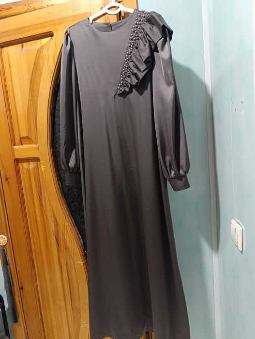 Вечерний платья атласная