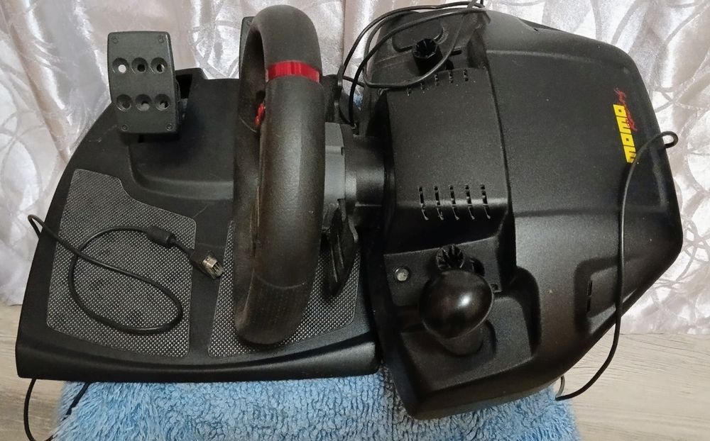 Руль и педали игровые