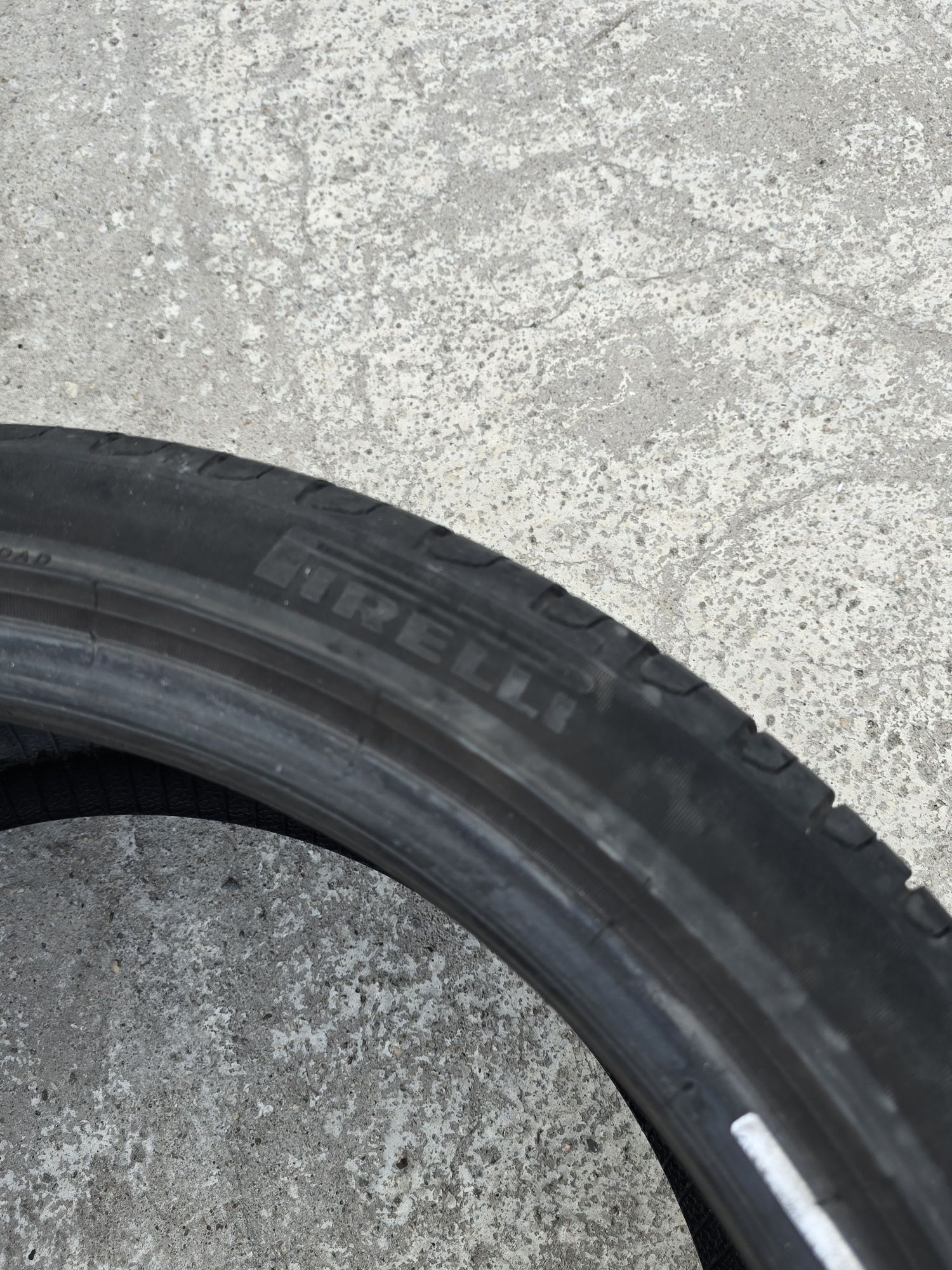 1 Брой Гума 235/40/19 Pirelli 5,2mm 21dot