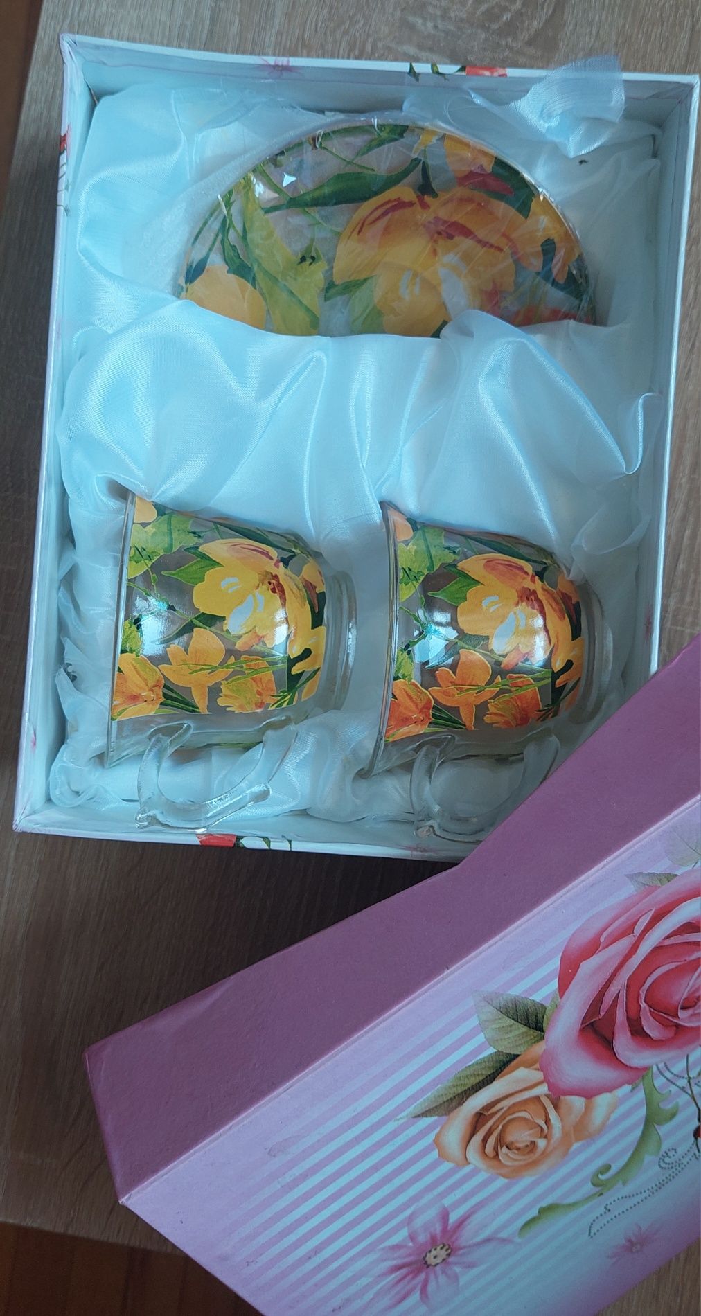 Подарочный сервис новый