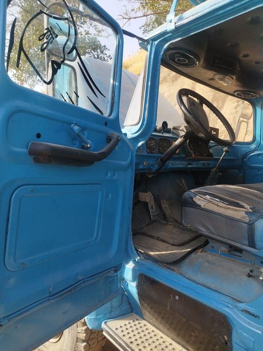 Zil yuk mashinasi 1992 yil dakeminti joyida hammasi
