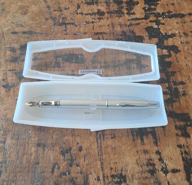 писалка Пеликан Peliкan сребрист метал в кутия
