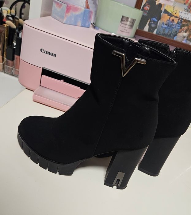 Официални обувки на ток