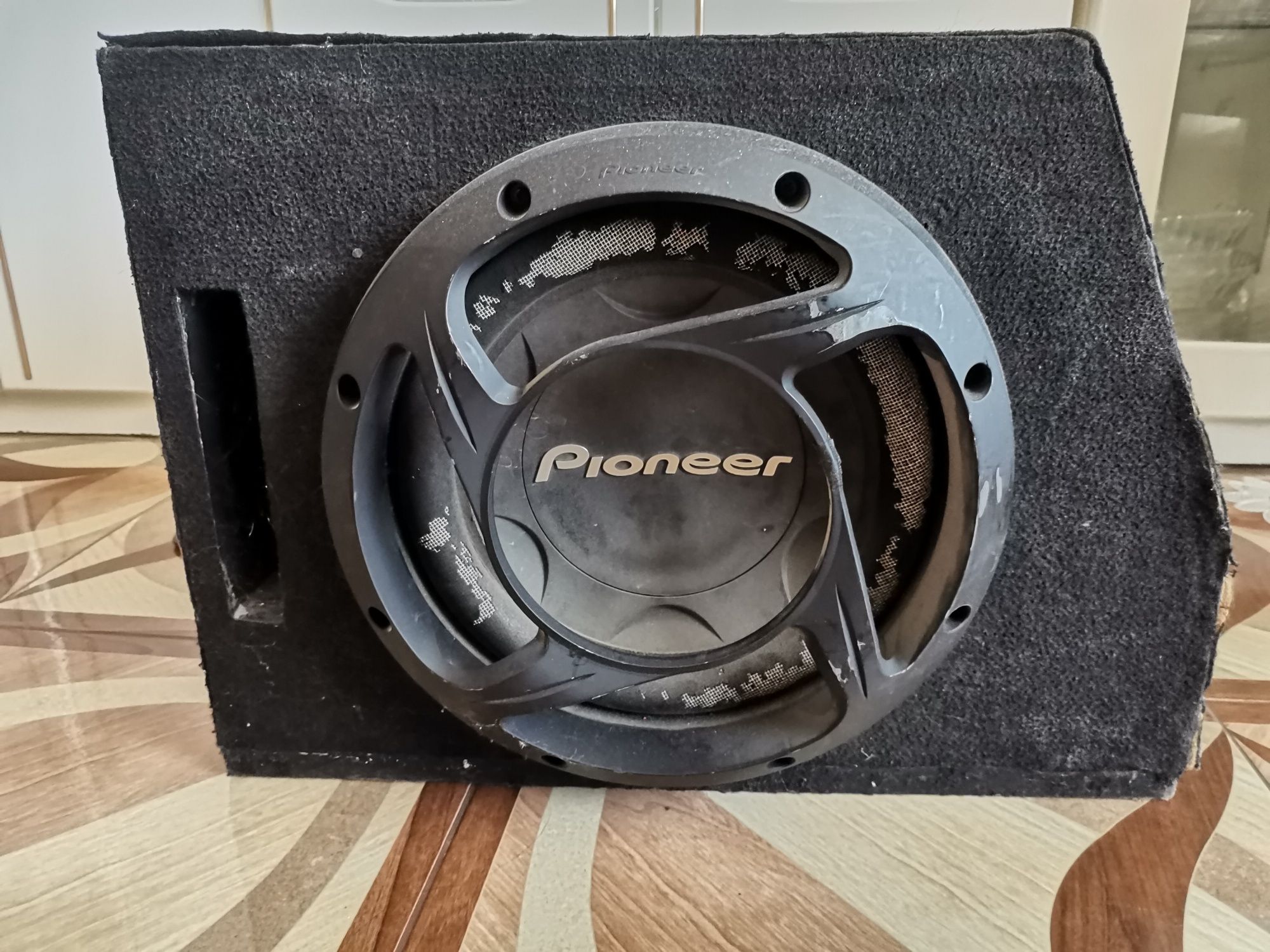 Усилвател РУLE 1000w + бас каса Pionner