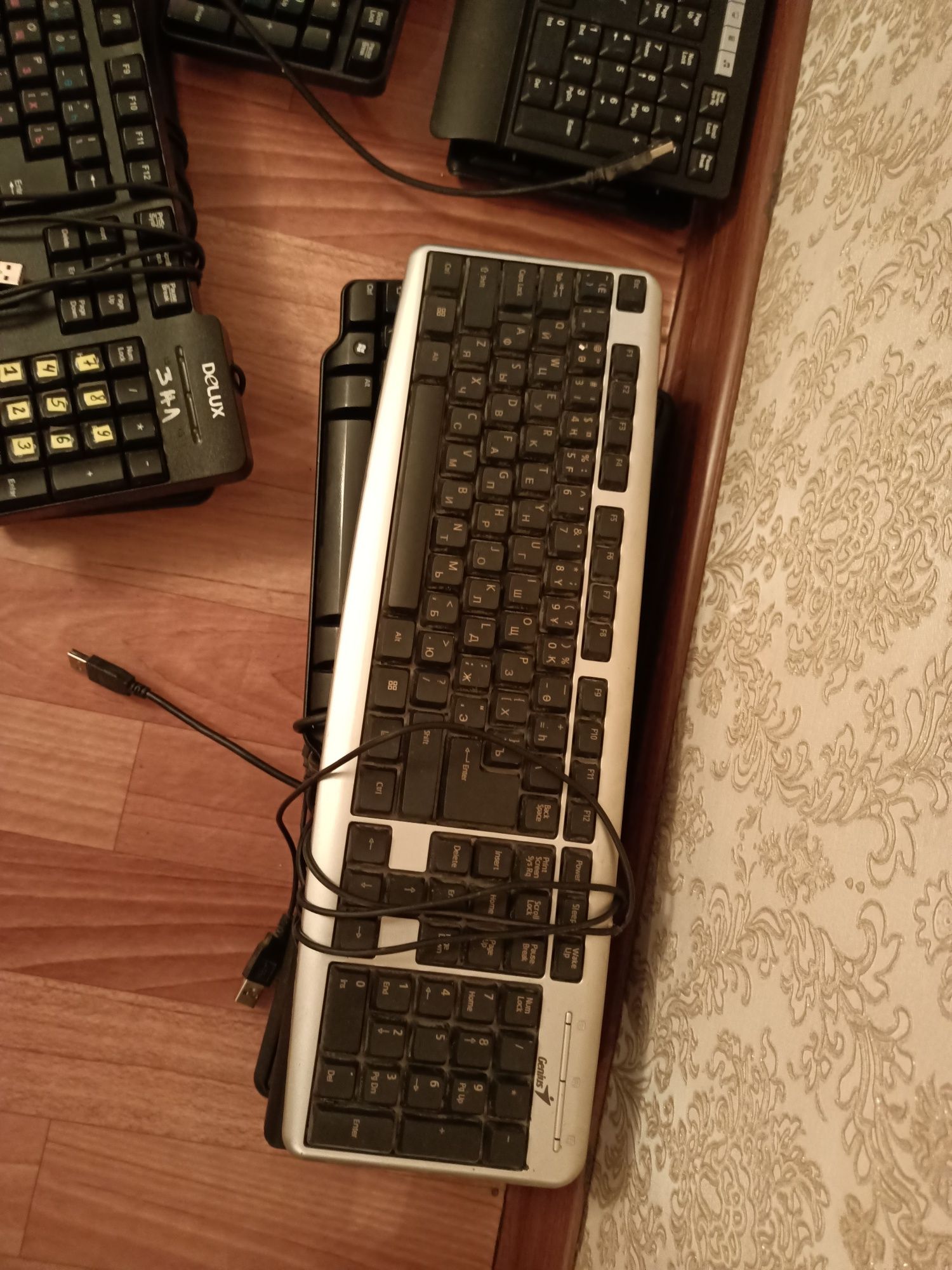 Клавиатуры Мышки б/у рабочие в хорошем состоянии