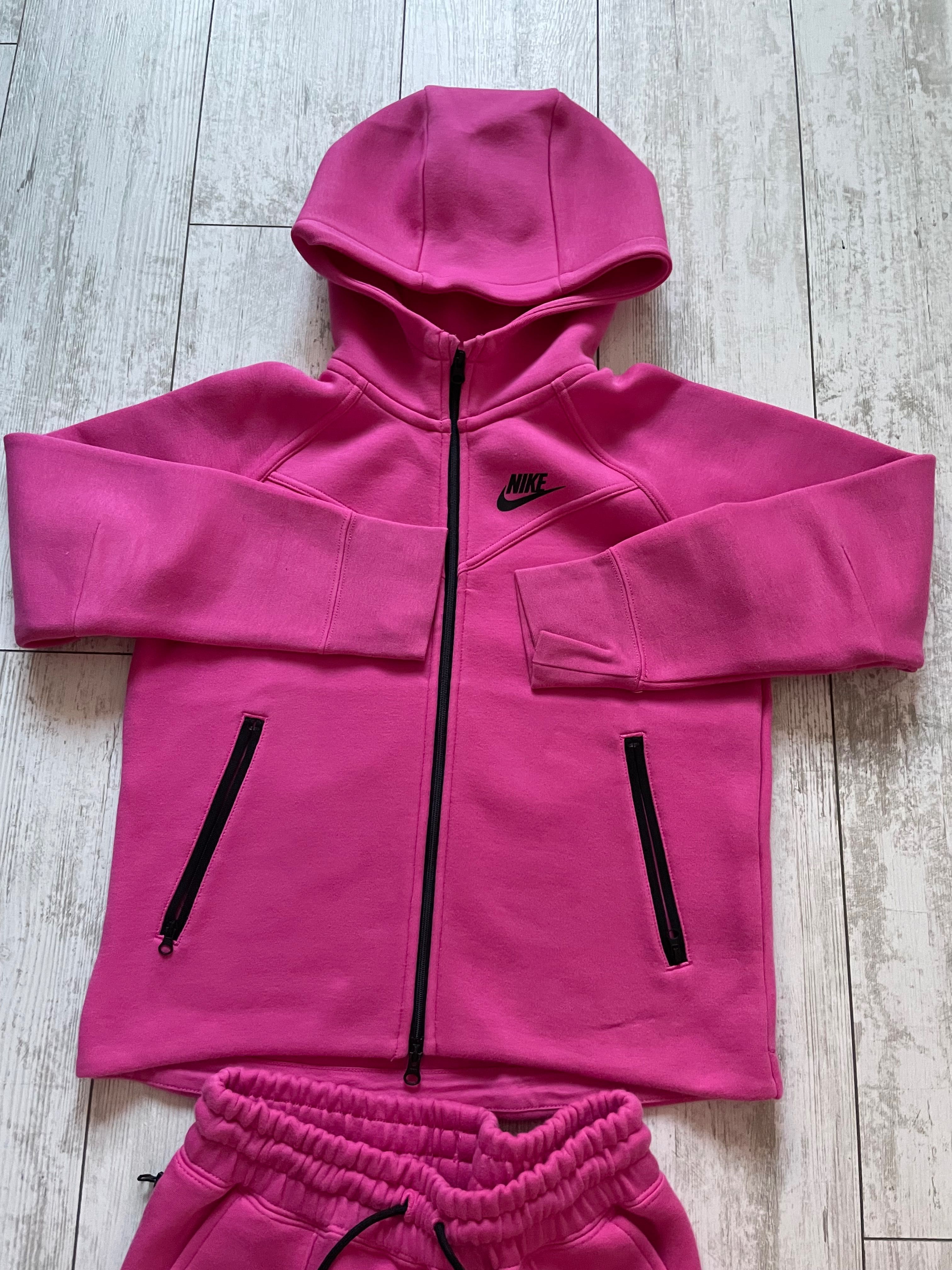 Дамски анцуг Nike tech fleece