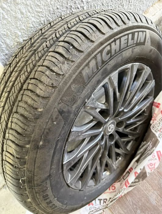 235/65 18 MICHELIN Latitude Tour HP 235/65 R18 110V