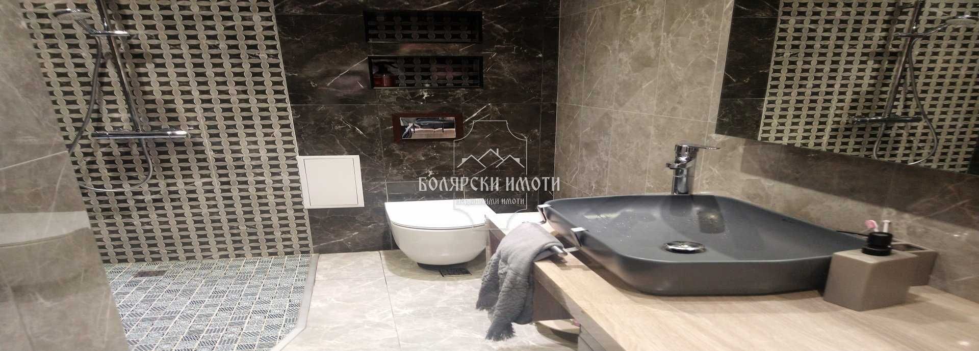 Панорамен тристаен апартамент до парк Дружба