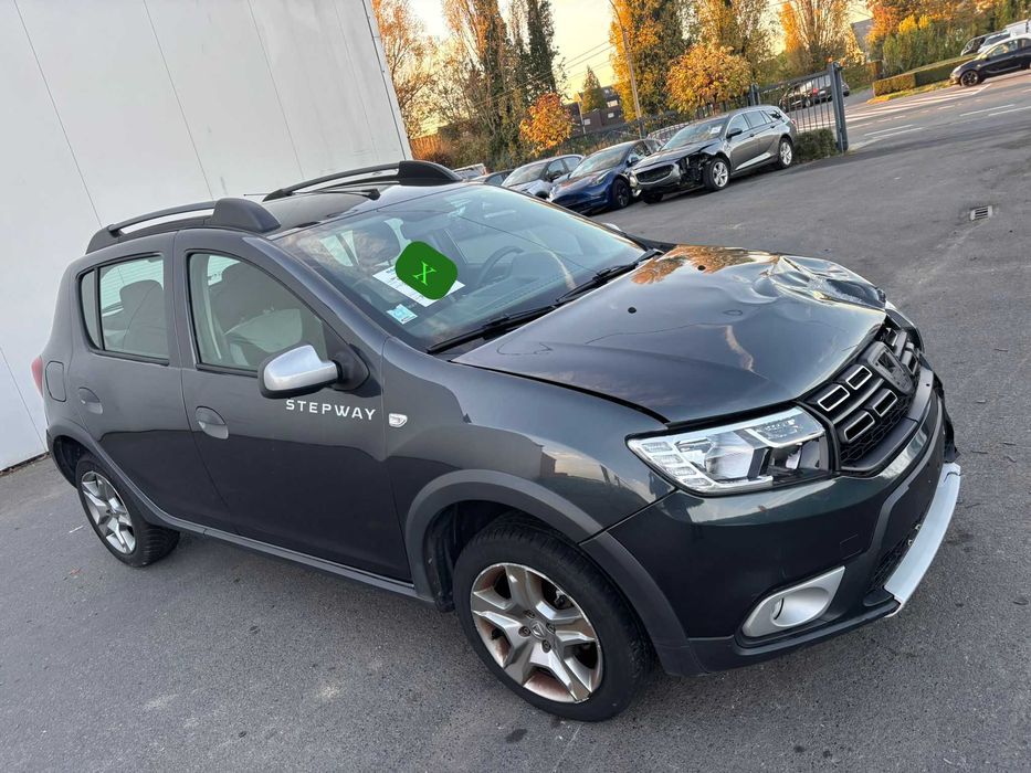 DACIA SANDERO STEPWAY / ușor avariat /2019 - 88000 km