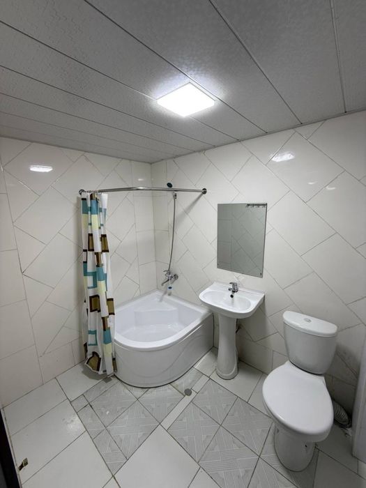 Продается 2 ком. Квартира площадью 63 кв.м. В Саттепо конечка трамвая