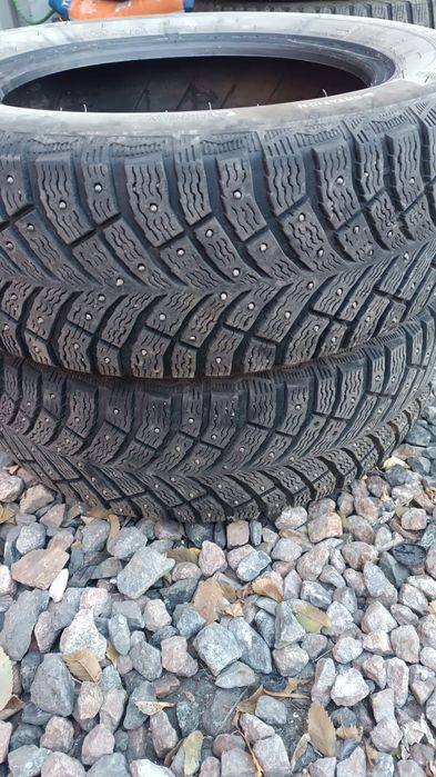 Продам 2 шины 25000