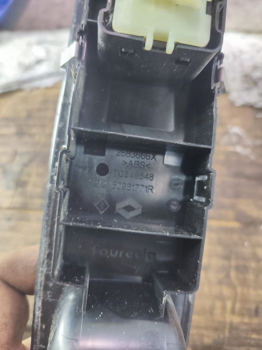 Panou buton geam 80961771r Dacia Logan 3 [2020 - 2024] 1.0 tce H4D480