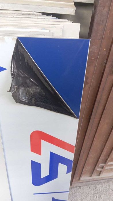 Яримта кук алкафон лист сотилади.