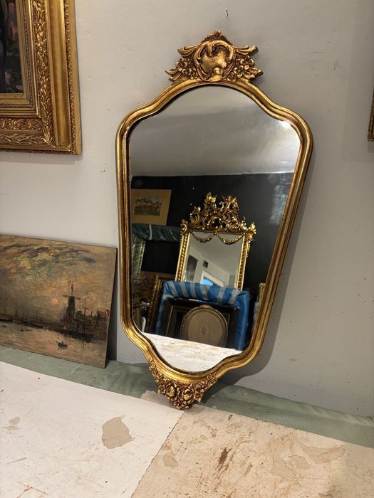 Oglindă lemn sculptat, aurire schlagmetal, restaurată 66×33 cm