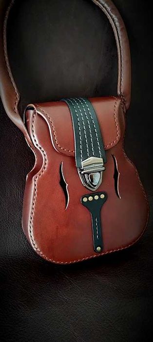 Чанта от естествена кожа ръчна изработка /виолина/