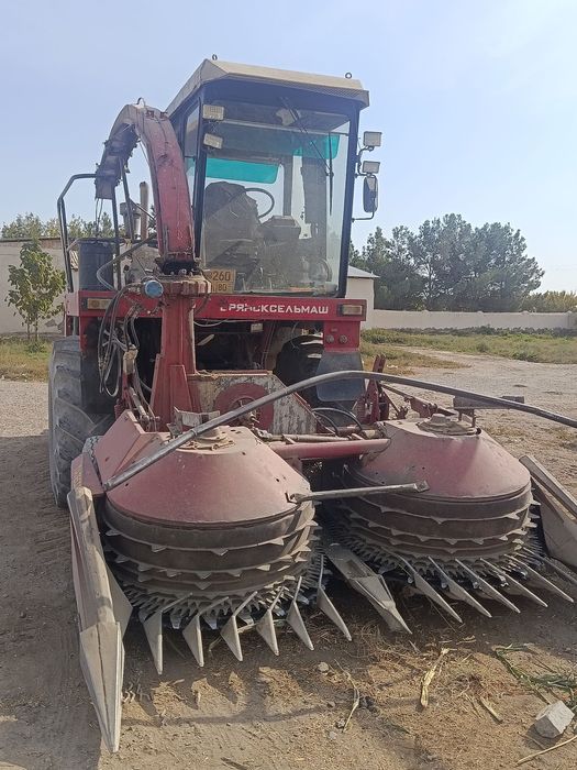 Комбайн кормоуборочный