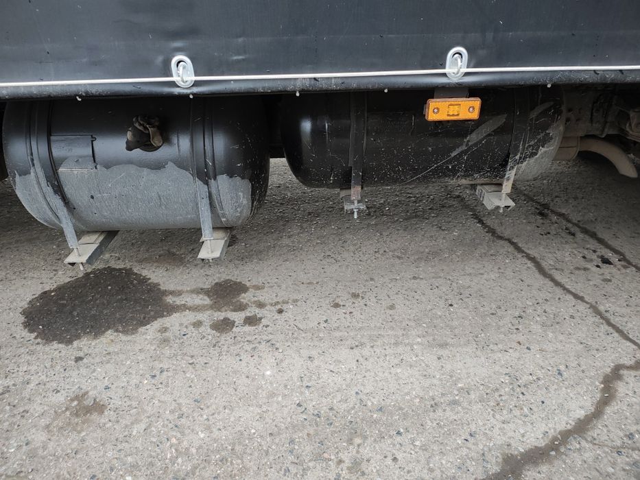 Продам два баллона под газ 200л