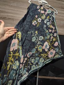 Страхотен флорален шал