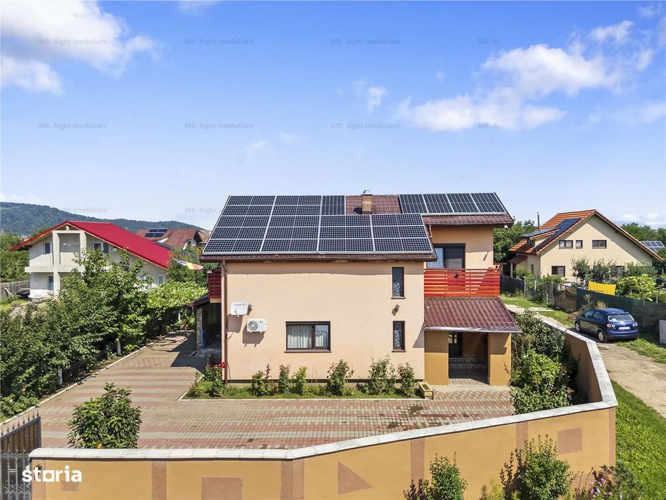 Casa Vila superba cu 5 camere si 922 mp teren Harman Brasov