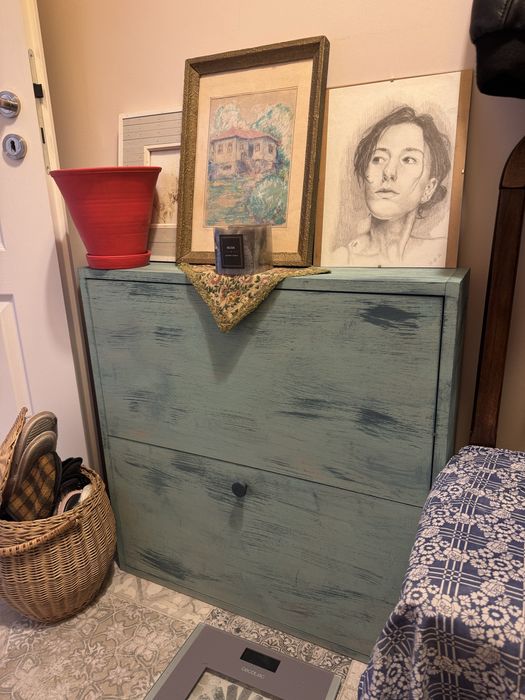 Реставриран шкаф за обувки