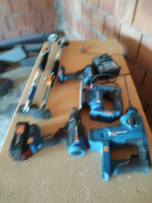 Scule mașină  gresie ,ciocan rtopercutor Dwoalt ,circular Makita