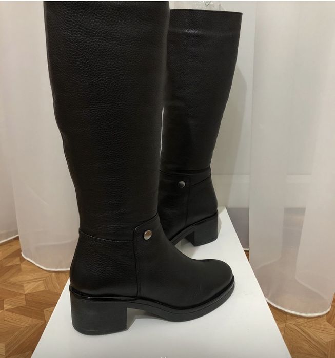 Сапоги кожаные 37 размера новые