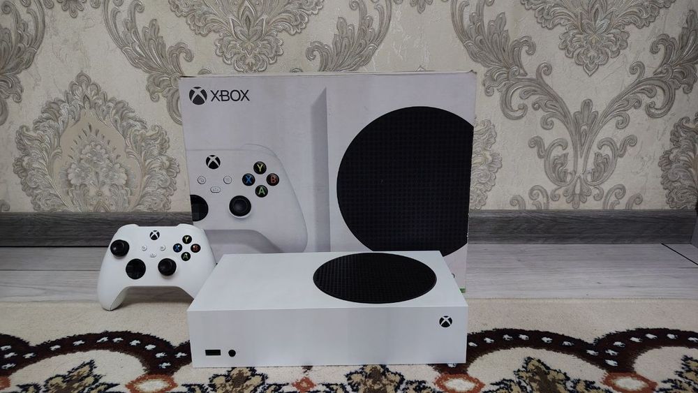 Xbox series s 512гб в коробке Состояние идеальный